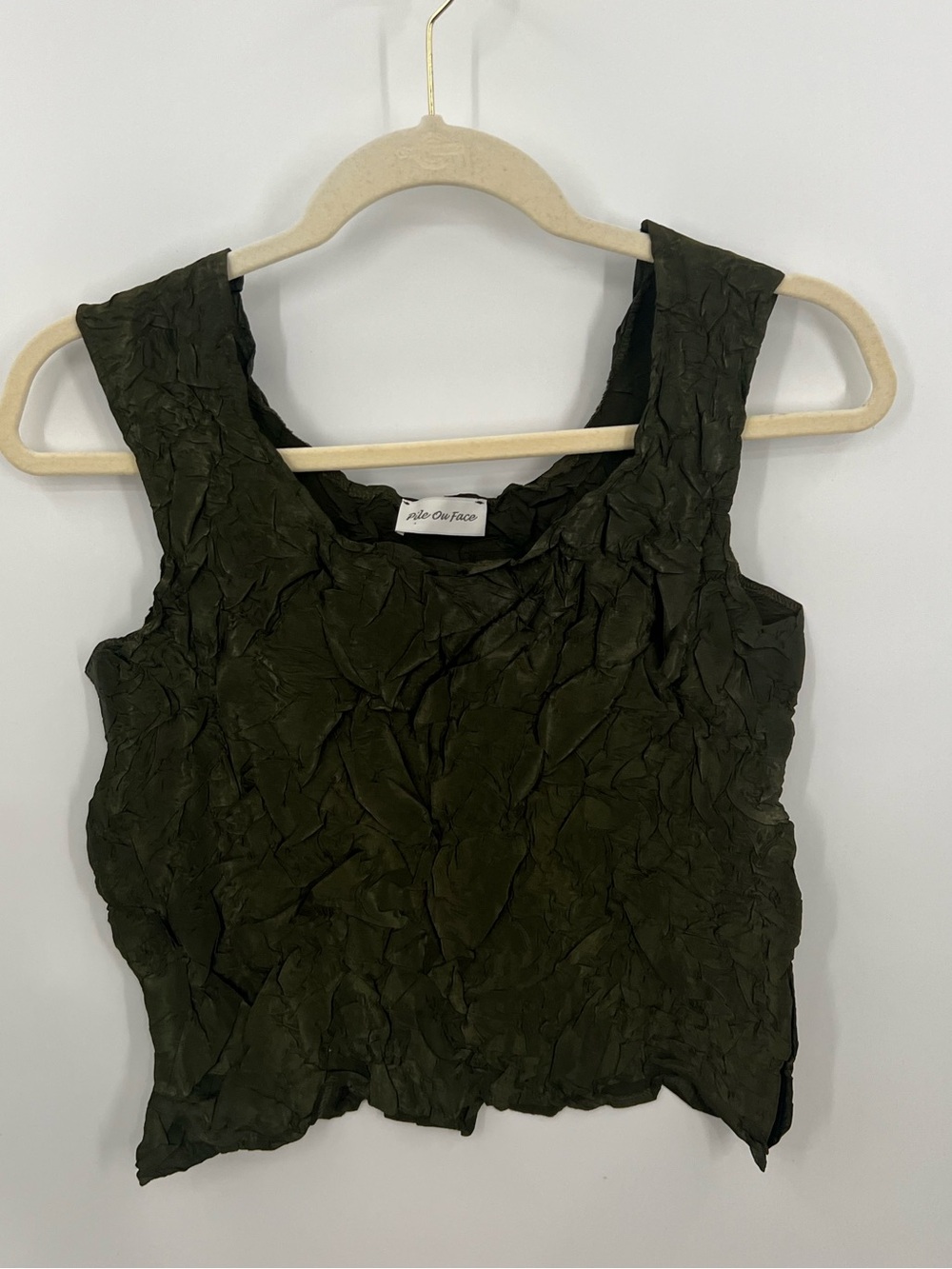 Pile Ou Face Olive Green Sleeveless Crinkle Tank